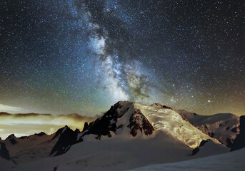 Mont Blanc du Tacul under extraordinary Milky Way. - obrazy, fototapety, plakaty
