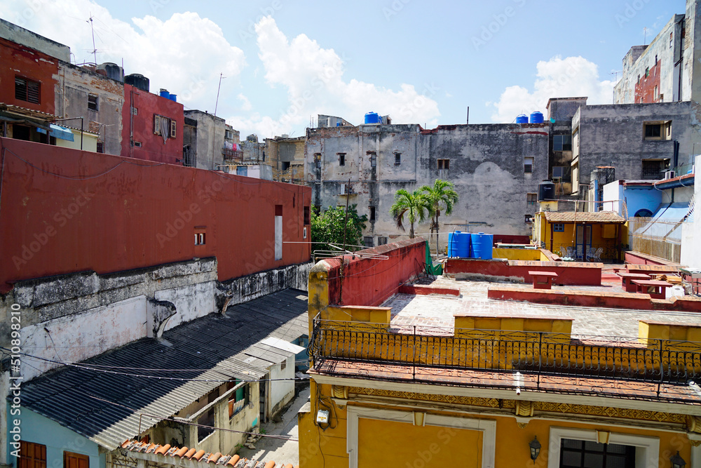 Wall mural colorful oold houses in havana