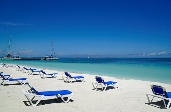 cayo blanco island in the caribbean sea