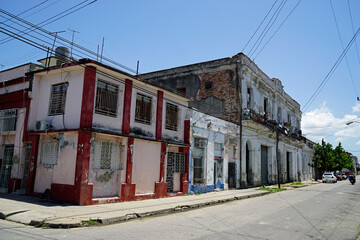 Fototapeta premium streets of cienfuegos with typical houses