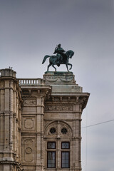 Horse on top of the Opera 