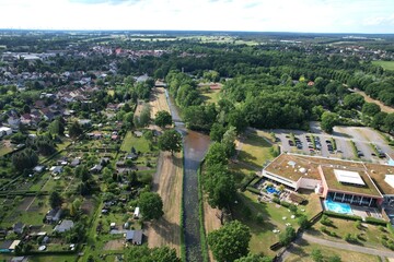 Bad Liebenwerda, Mühlgraben mit Lausitztherme und Kleingärten