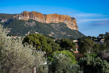 Fototapeta na wymiar Panoramic view on red cliffs in Cassis, Provence, France