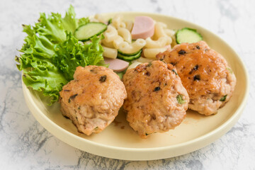 鶏肉団子の照り焼き
