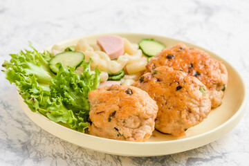 鶏肉団子の照り焼き