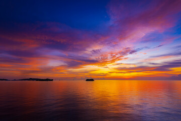 Fototapeta na wymiar Sunset on Maldives paradise island holiday resort