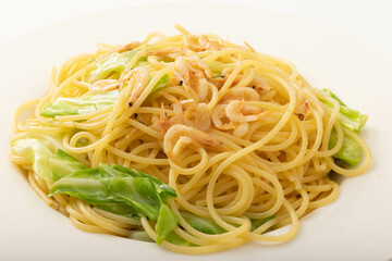 桜えびとキャベツのペペロンチーノ