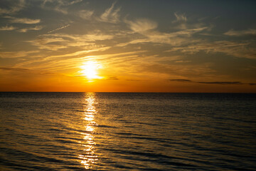 Obraz premium sunset over Lake Erie 