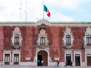 Fototapeta na wymiar municipal palace of Aguascalientes, mexico