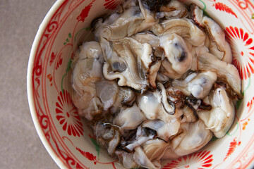 fresh oysters in a bowl