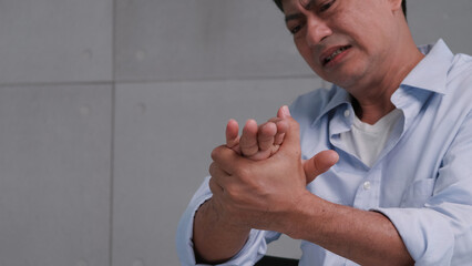 An Asian man has tingling and numbness in his hand which causes beriberi.