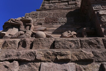 Kyffhäuser Denkma, auch Barbarossadenkmal, ist ein Kaiser-Wilhelm-Denkmal im Kyffhäusergebirge...