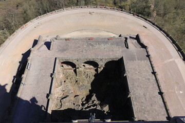 Kyffhäuser Denkma, auch Barbarossadenkmal, ist ein Kaiser-Wilhelm-Denkmal im Kyffhäusergebirge...