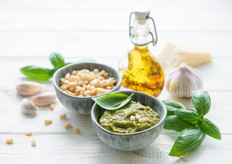 Green basil pesto