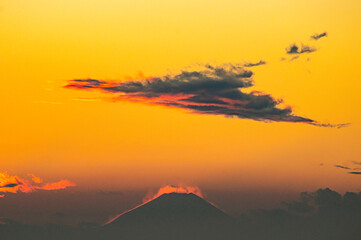 燃え立つ富士の夕焼け