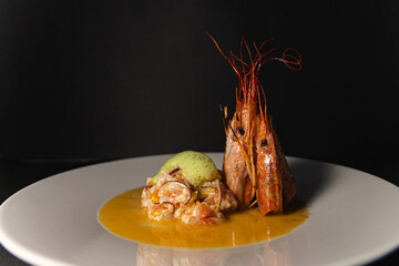 Ceviche de gamba con naranja y aire de cilantro