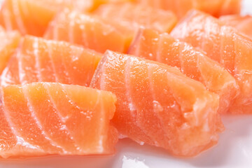 新鮮で美味しいサーモンの刺身