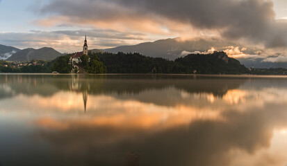 Fototapeta na wymiar Lake Bled on a summer morning