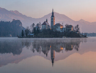 Naklejka premium Lake Bled on a cold winter morning