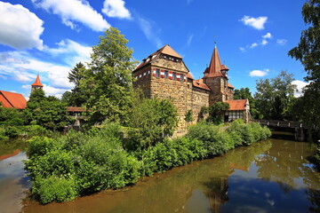 Obraz premium Lauf an der Pegnitz ist eine Stadt in Bayern mit vielen historischen Sehenswürdigkeiten