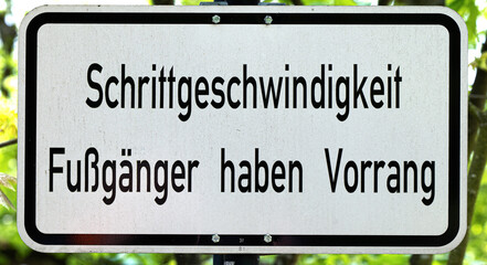 Schrittgeschwindigkeit