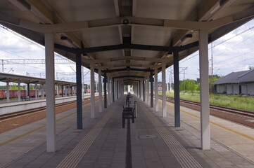 peron kolejowy