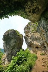 Die Natursteinbrücke oder Arch bei Happurg ist ein Wunder der Natur und durch Erosion entstanden.