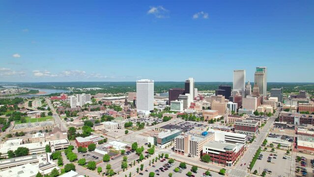 Tulsa Oklahoma Downtown Aerial View Day Push In 4K