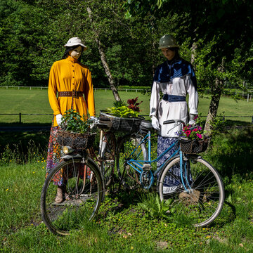 au d&eacute;but du XXe si&egrave;cle en costumes traditionnels dans les Combrailles