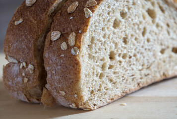 全粒粉入り食パン　朝食パン