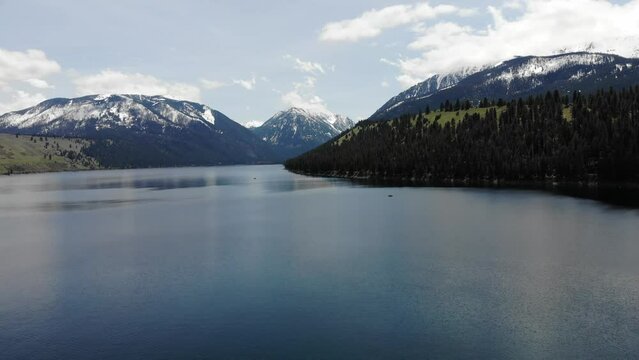 Wallowa Lake and the Eagle Cap Wilderness in eastern Oregon, USA (4k)