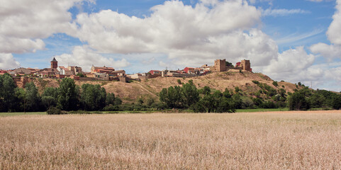 The village of Valderas in the region of Tierra de Campos, Spain. This region of vast horizons and fields of cereal crops extends across four provinces in central and northwestern Spain.