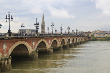 Obraz premium Puente burdeos