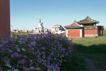 Obraz premium Buddhist temple at Karakorum, beautiful garden. Mongolia.