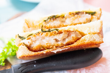 カニクリームコロッケのホットサンド