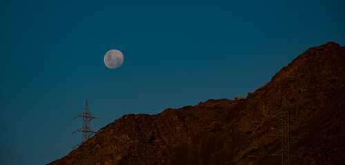 luna, cielo, paisaje, noche, atardecer, naturaleza, montaña, sol, azul, árbol, claro de luna, moreno, completo, amanecer, alumbrado, roca, desierta, silueta, subida de la luna