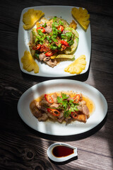 The dish of fried pork intestines with pineapple is very delicious prepared in the style of the Vietnamese people. Ingredients include pork intestines, liver, heart... pineapple, vegetables and tradit
