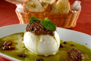 Burrata with pesto genovese