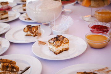 Pastel parte de los postres en la banquetería