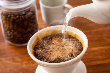 コーヒーを淹れる