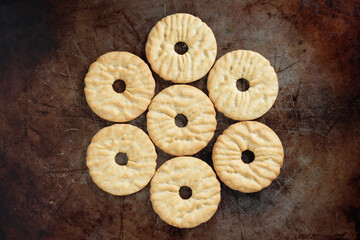 Round butter cookies