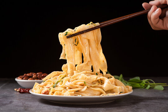 Chinese Food Snacks Liangpi (cold noodle)