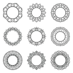 Obraz premium Set of decorative round frames with mandala ornament. Print template for postcards, invitations, books, textiles, and engraving.