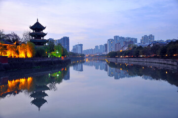 Obraz premium view of the chinese temple in sunset