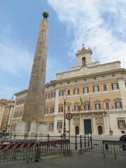Fototapeta na wymiar Palazzo e obelisco di Montecitorio