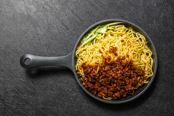 炸醤麺　韓国料理　zha jiang mian