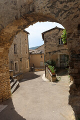 Im alten Dorf Lacoste im Luberon, Provence, Frankreich