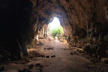 Cova des coloms, en Menorca (Islas Baleares, España). Una gran cueva natural en el barranco de Binigaus, que está declarado Bien de interés cultural.