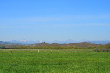 Obraz premium 北海道 道の駅みついしからの日高山脈 