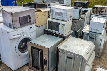 Domestic Appliances At A Recycling Centre - 511307618